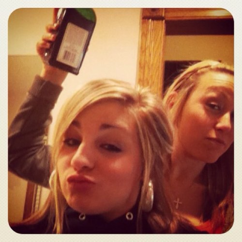 Follow mee :))