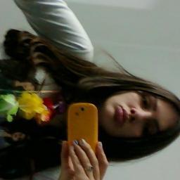 “Valorize quem te ama, esses sim merecem seu respeito. Quanto ao resto, bom... ninguém nunca precisou de restos para ser feliz.” 
― Clarice Lispector