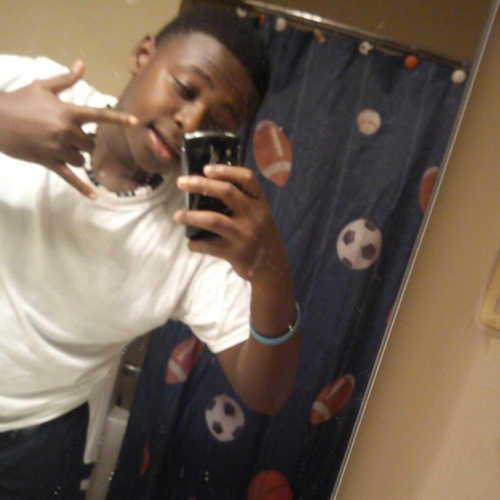 dope af nigga follow me I follow back #TeamFollowback kik: rashawn_swaggedup....Instagram: _mindcontrol_