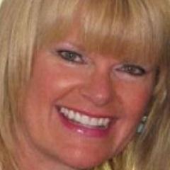 Traveler, Classical pianist, Music Lover, Family Historian (FirstGen US), Beloit College grad. Digital Marketing. Social Media. Current: @nielsen