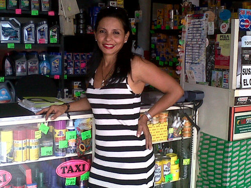 Venezuela. Católica, Comerciante. Papa Angel Mendez mama Luisa Quiñones tres hijos muy sentimental dispuesta a ayudar al q m necesite