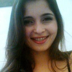 19, filha do Deus vivo, estudante de Comércio Exterior, encantada pela História e pelo Direito. Preguiçosa nas horas vagas.