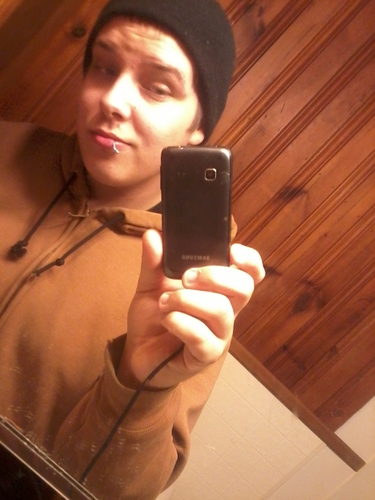 Chrisis18's profile picture. well i sing, rap, and dance just havent got out there in the open world yet. doing my best that i can to be somebody in life!!! #MuzikkZone