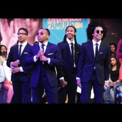 I luv @mindlessbhavior . I'm Prodigy's #1 girl, fa real:) I'm so mindless its cray. lol #SpreadThePeace
