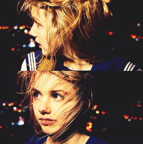 I live in Narnia, study at Hogwarts and fight in Hunger Games❤