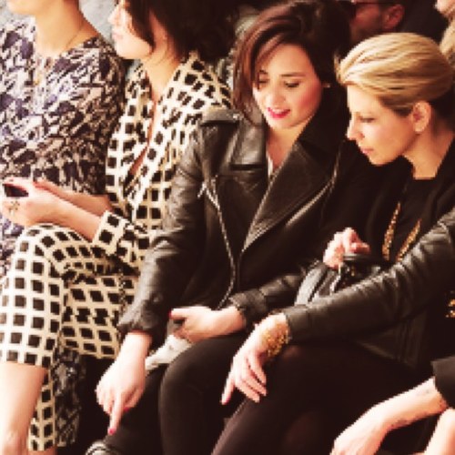 Trainwreck2212's profile picture. I have the most amazing idol ever! She falls on stage every tour,she can make every single girl go lesbian for her, she has the loudest laugh ever, and I 3 her