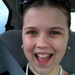 Hi im mannie, i love 1D!!!! I also love twillight and pretty little liars! My fav TV show is HOA ( house of anubis )