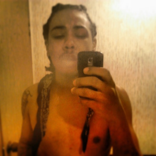 Name Ricardo im cool af ilike to chill aint on the BS ilove to smoke dope ilove $$$ and most of all ilove my girl @__Prettypetite #Team follow back