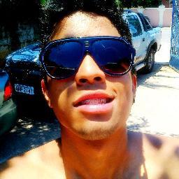 Geminiano, 18 anos, brincalhao, adora dançar e tocar violao !
