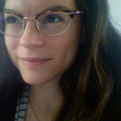 DebaRoch's profile picture. Brazilian-born anglophile, Devil's advocate, general interest in all things nostalgic, clever and lovely