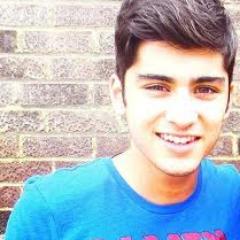 Eu Amo a 1D,é um amor tão grande sem explicação , eles entraram em minha vida e aquele momento ficou marcado pra mim . :)