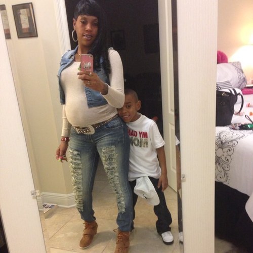 IM 33 urS w/2 lilDUDES , whom iqive da world 2 :)ha ! ily d.CLOPUS he ttakeS care of me & mine !