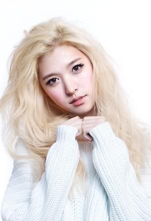 Lead Vocalist at Hello Venus ♥ | Line 90 ^^