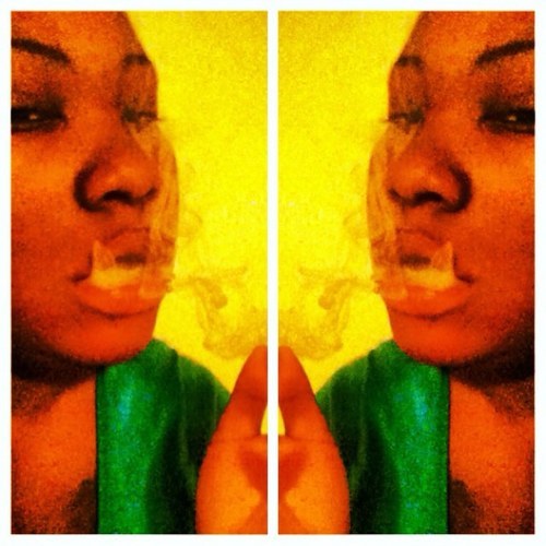 evgenijtk28's profile picture. Каким маньяком надо быть, чтобы электрошокер в 12000 вольт назвать Мальвина? 0_o