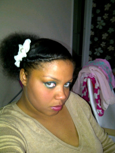 Mainy_Bell's profile picture. I'm charmaine, I am 22. I am crazy, out going n loves a good laugh. I have a amazing Lil girl who I love millions, a sexy missus ♥. Come follow me n get to knw