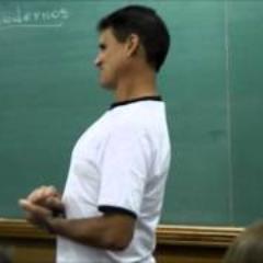 Sou cruel e professor de historia, quando chego o point acaba e sou nunes ( O PROFESSOR) é normal..