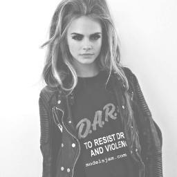 ed c'est mon bf , et les 5 gays mes bb @Ines_zkhiri ma biatch à oim. Cara , ma perfection ♥ sinon moi c'est manon :)
