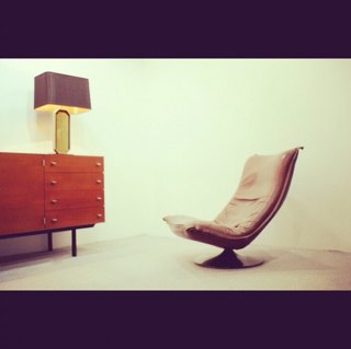Be-dsgn, online gallery of mid-century modern furniture specialising in Belgian vintage design, worldwide shipping (preview pics on instagram: bedsgn)