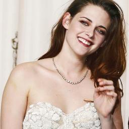 Cale a boca, vadia. Ela é Kristen Stewart.

 
Fc de: @aperfectchapter e @badgirlstew