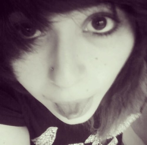 ws_daniellaaa's profile picture. 15, loves music, dance, n sing, love drums, piano, n guitar. loves 2 have fun.