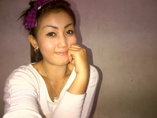 I'm a strong woman and not easy to fall. The most important things in my life are my parents, my love, and my bestfriends ♥♥☺☺