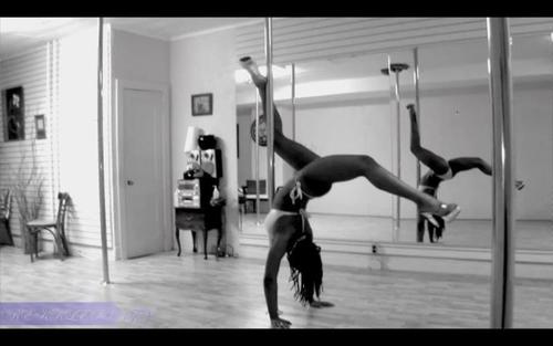 Facebook: coming soon
Instagram: ladyelleay
Email: ladyelleay@gmail.com

#rekklesslyfe #poledancing #liveyourtalent #rekklesstv