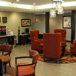 The Hampton Inn-Chesterfield is in a suburb of St. Louis where guests can find excellent shopping, restaurants, golf, and parks.