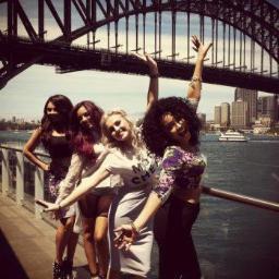Fanpage française sur Facebook pour les Little Mix. 
On ne follow que les comptes sur les Little Mix et pas de follow back. Compte crée le 26/02/13