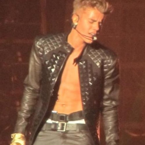 JBBIIEEBBEER's profile picture. You know that kid, with the hair, has over 20 million of beliebers and who can sing and he's a bit crazy. Yup, that's my biggest idol. @justinbieber #BELIEVE