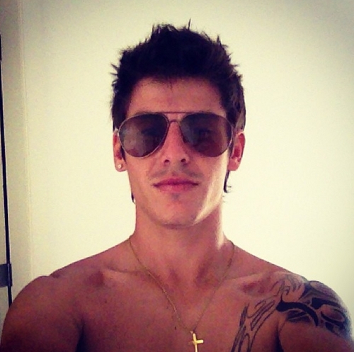 Eu nasci pra ser feliz e não perfeito ♫