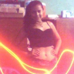 Tu amor vale más que mil millones de estrellas. 
Prefiero un minuto contigo a una eternidad sin ti. 
Mi pensamiento eres tu. 
si no te veo no respiro