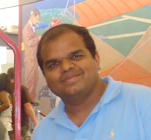 Web/Digital/E-Commerce Consultant. Play tennis. Favorite pastime is to think creatively. Like movies, sports and traveling.