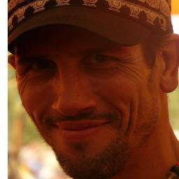 DVjUZUL255's profile picture. UZUL255, DVj parisien, , il est formé au sein d'Alliance Ethnik,1994,Album et Single OR Master DJ Guts /CrasyB/ FastG Link  https://t.co/oUixSNYkDv