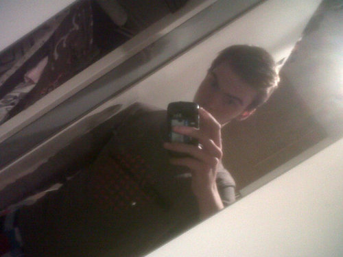 Guitarist // Trainer van het team ASVD A3 // alias 'LUL' // E.E. Cummings // @arianagrande(l) // AJAX // Geordie shore // Arrow //