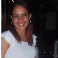 Gêminiana ,chata ,irritante,folgada,desastrada,amiga,legal com quem é legal comigo e amo muito Doritos com Coca-cola =D