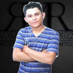 sou cantor,compositor,produtor musical e tecladista dos parceiros do arrocha.(84) 88552799 ou 91511803.