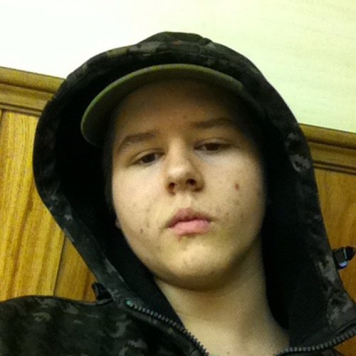 Sup. im aaron. I love god and my friends. I am one of the few who like math class. I love doing construction and robotics. Text me at 5736040209.