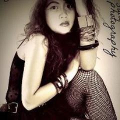 no arms can ever hold you enough like i do ♥ -♥ (◕‿◕(◕‿◕