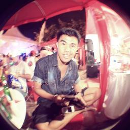 SLUA. UNMAS.FKIP B.Inggris
| single
 .just ordinary boy.
i'm DODE-GOREST