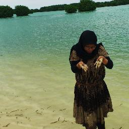 I Love being Me ! | SIMPLE |  Bismillah. Allah beside Me | http://t.co/gNO6eHLvci | @sariidwirahmani
