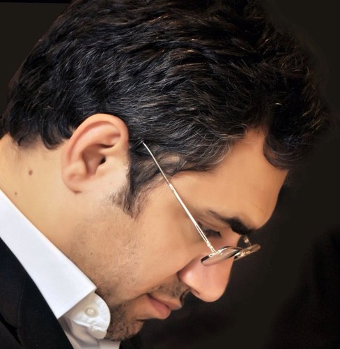 faryabi_m's profile picture. همينايي كه مينويسم هستم متفاوت متناقض اضداد
ديوانه