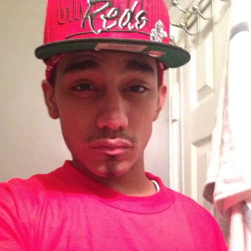 Willie Rodriguez im Single im 18 yrs old + Younq Money Maker;p
kik: DJ.italiankinq
twitter @DaSexciestAlive
Skype: xhollisterbeastx1
Cell# :6317040561