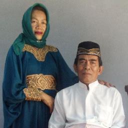 tidak penting apa yang saya miliki, yang terpenting bagiku yaitu saling membantu dan memberikan apa yang saya miliki. M.Arief.Petta Nganro.
