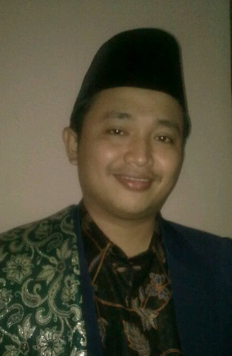 Dosen UIN Jakarta, Penceramah asli dari bekasi tinggal di Ciputat dan Motivator/Trainer