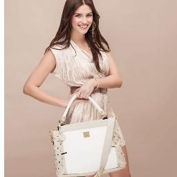 amberluzak's profile picture. I sell Miche!   Miche is fabulous purse that has interchangeable handles and covers.  You can change the look of your purse in seconds!