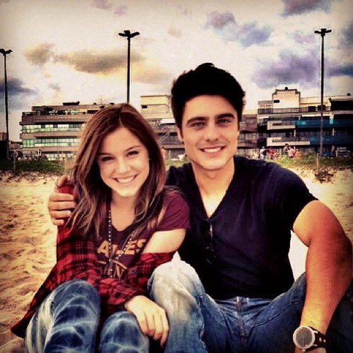 Nada vai fazer eu desistir de vocês @guilhermeleicam @alice_correa ♥ since: 01/03/2013