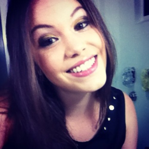 Deixe o seu sorriso mudar o mundo, mas não deixe o mundo mudar o seu sorriso.