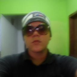 ola eu sou o junio gosto de ir para varios lugares diferentes,gosto de namorar,beijar fazer bastante coisas,sou sketista gosto de nadar,conversar e fazer loucur