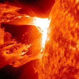 https://t.co/pTsOPy5nME is a Space Weather and Aurora website run by Amateur (Ham) Radio Station VE3EN.