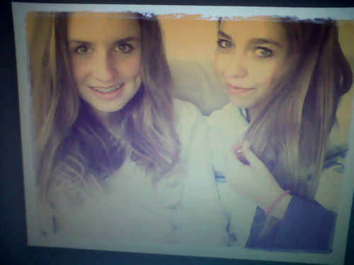 bestfriend; iris / rox twinsis 33 ' / besthorse; aladdin☺/ onedirection♡/ speciaal; roxyymaloudenisemalusophiejuliabritt// #teamberoemdheiden w' @ikheetmichiel